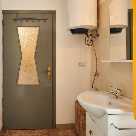 Apartment Casa Del Pergulin - Lmz325 By Interhome *