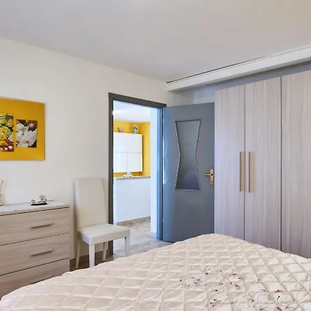Casa Del Pergulin - Lmz325 By Interhome Apartment *